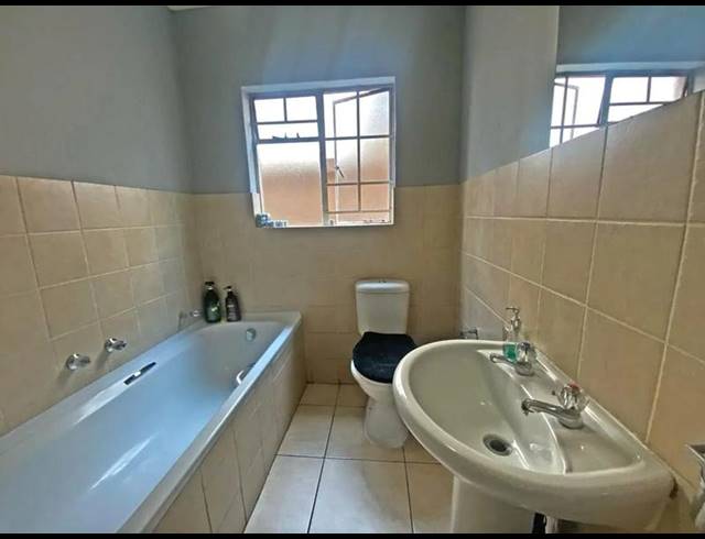 2 BEDROOM PROPERTY TO RENT IN BENONI SOUTH